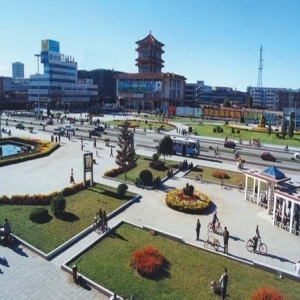 <strong>内蒙赤峰红山日用化妆品批发中心</strong>