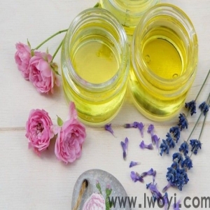 <strong>熏衣草精油的5种功效 薰衣草精油有副作用吗？薰衣草精油的使用禁忌是什么？</strong>