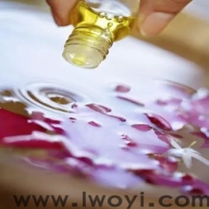 <strong>精油 | 能丰胸、瘦身、美容、缓解经期不适的精油</strong>