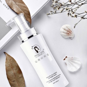 <strong>完善国际-完美名媛®雪莹亮泽洗面奶</strong>