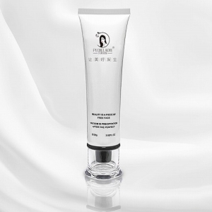 <strong>完善国际-完美名媛®寡肽皮膜修护乳</strong>