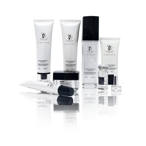 <strong>完善国际-完美名媛®玻尿酸活泉套</strong>